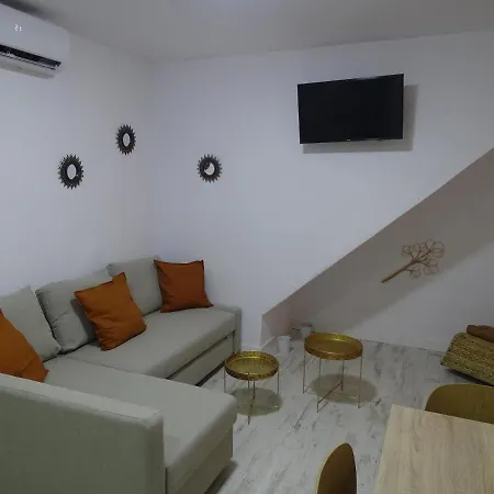 Casasjerezanas Loft Aitana *